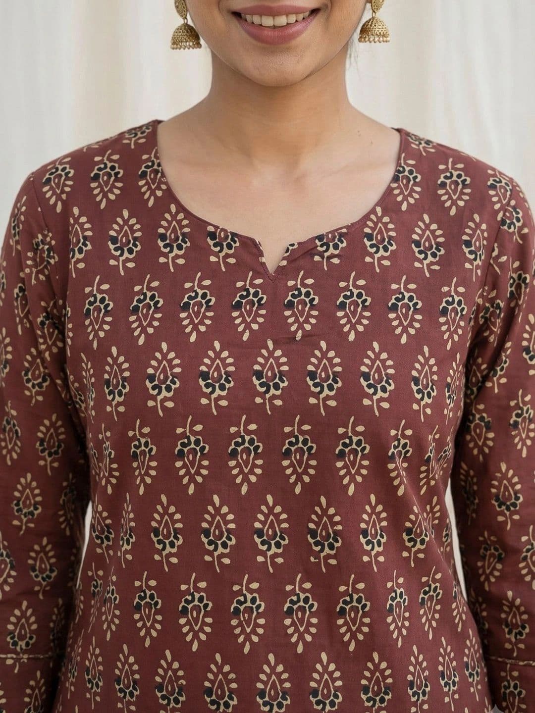 Meena Bazaar Women Ethnic Motifs Printed Regular Kurti with Trousers thumbnail 2