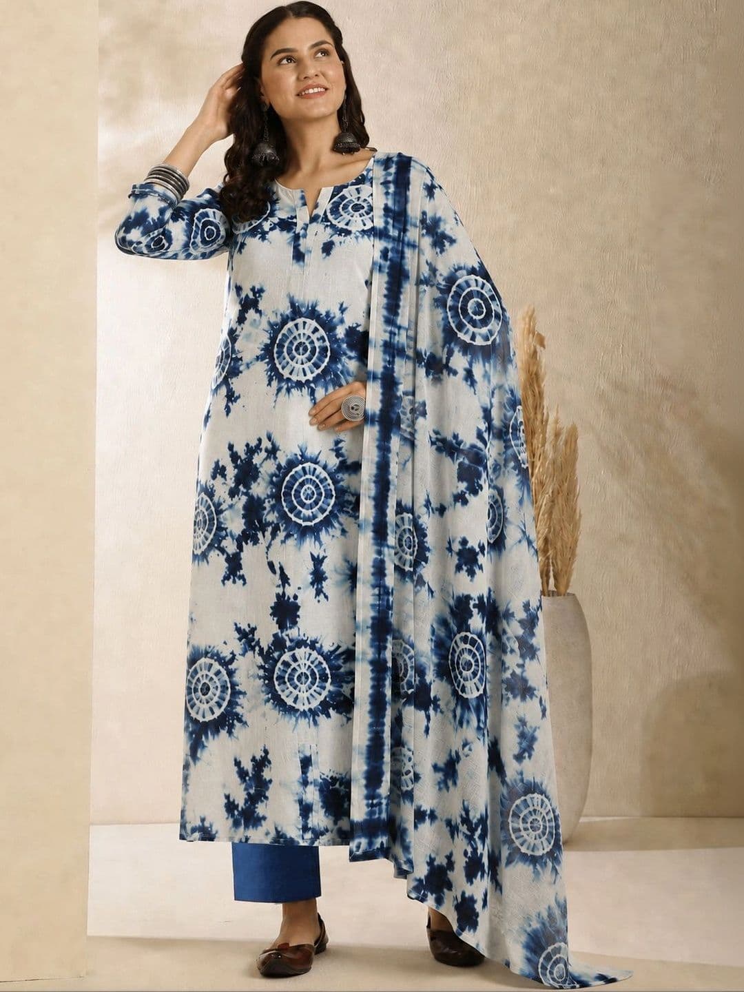 Sangria Women Dyed Regular Kurta with Trousers & With Dupatta thumbnail 6