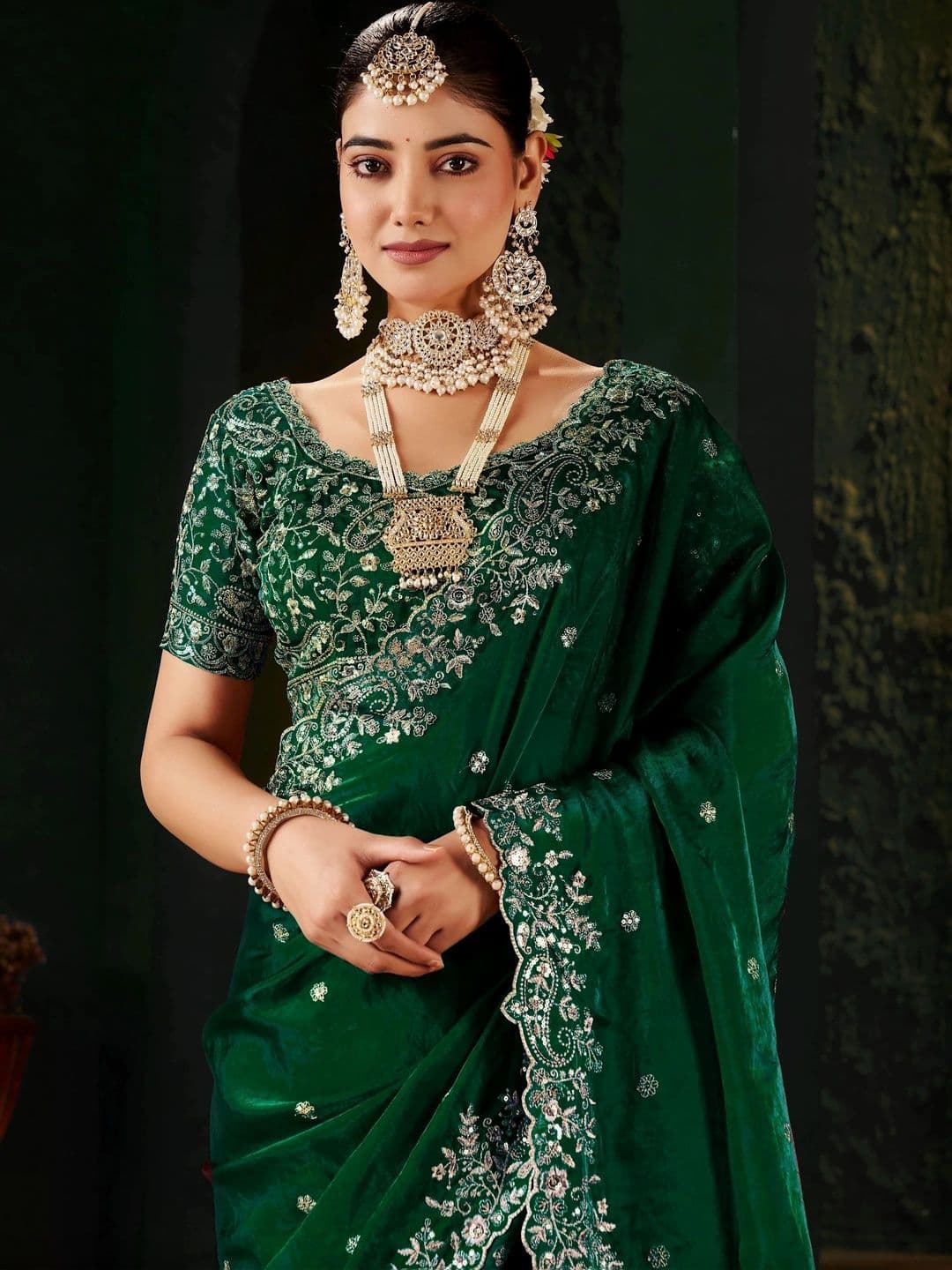 KALINI Floral Zari Silk Blend Heavy Work Saree thumbnail 3