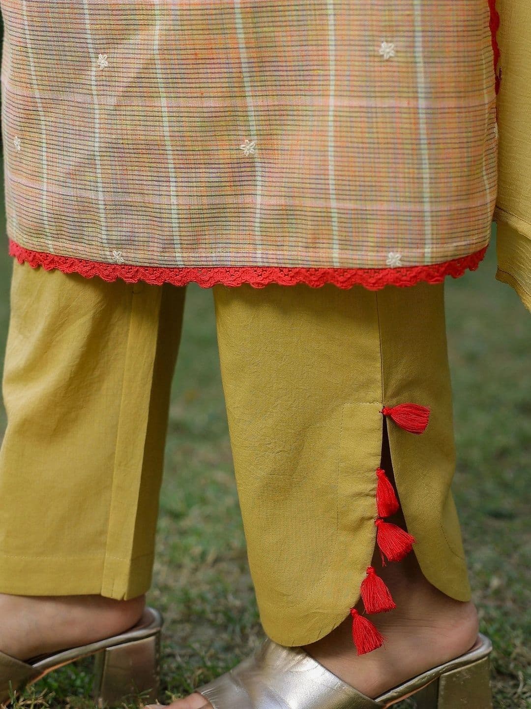 Stylet Women Work Pure Cotton Kurta with Trousers & With Dupatta thumbnail 2