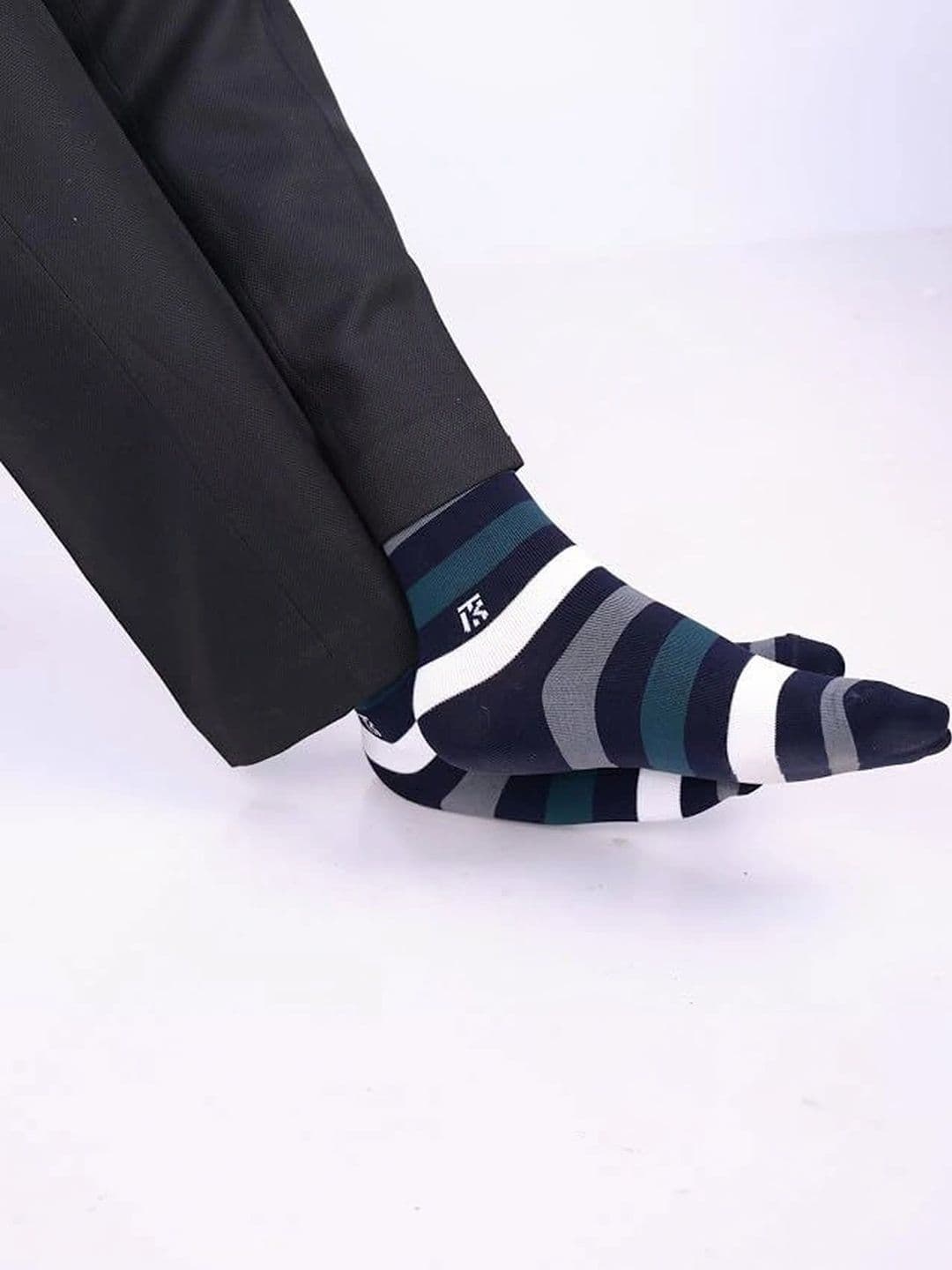 Kikitoes Men Pack of 3 Bamboo Crew Socks Striped Ribbed Soft Breathable thumbnail 6