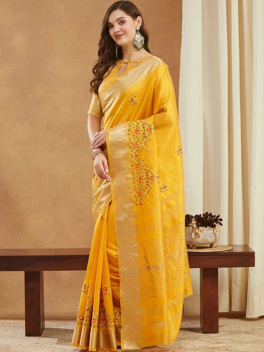 Sangria Floral Embroidered Art Silk Kasavu Saree thumbnail 3
