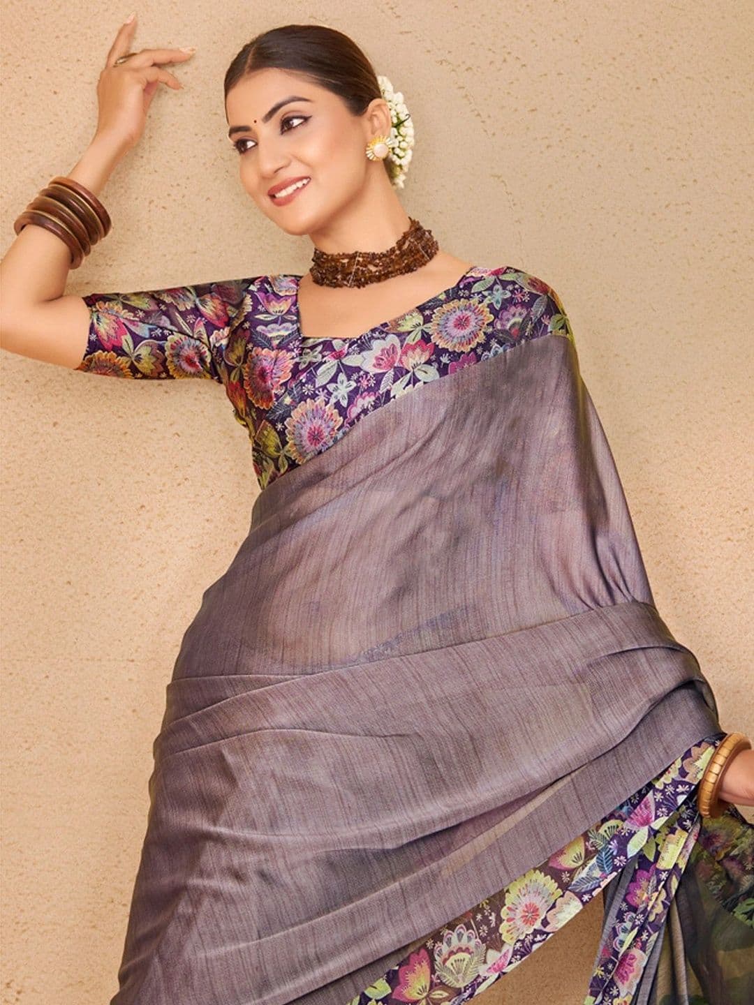Vipul Floral Pure Chiffon Designer Saree thumbnail 2