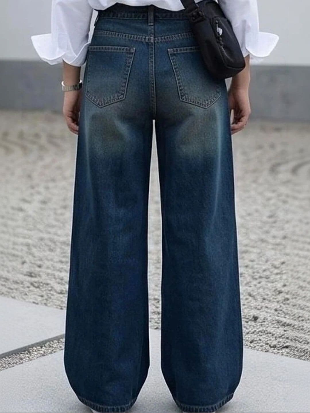 CORSICA Women High-Rise Light Fade Jeans thumbnail 4