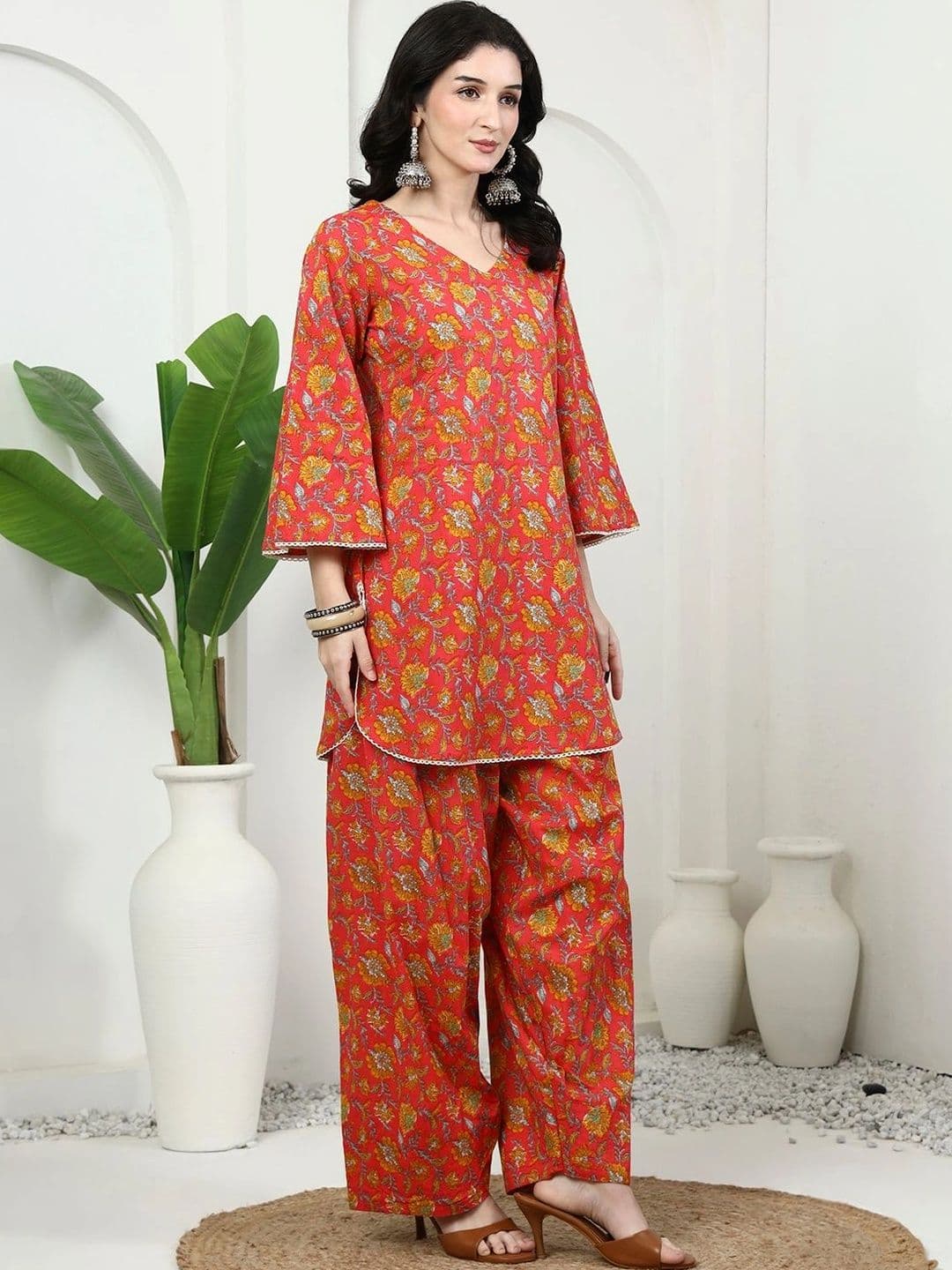 KALINI Women Floral Printed Regular Pure Cotton Kurta with Patiala thumbnail 5