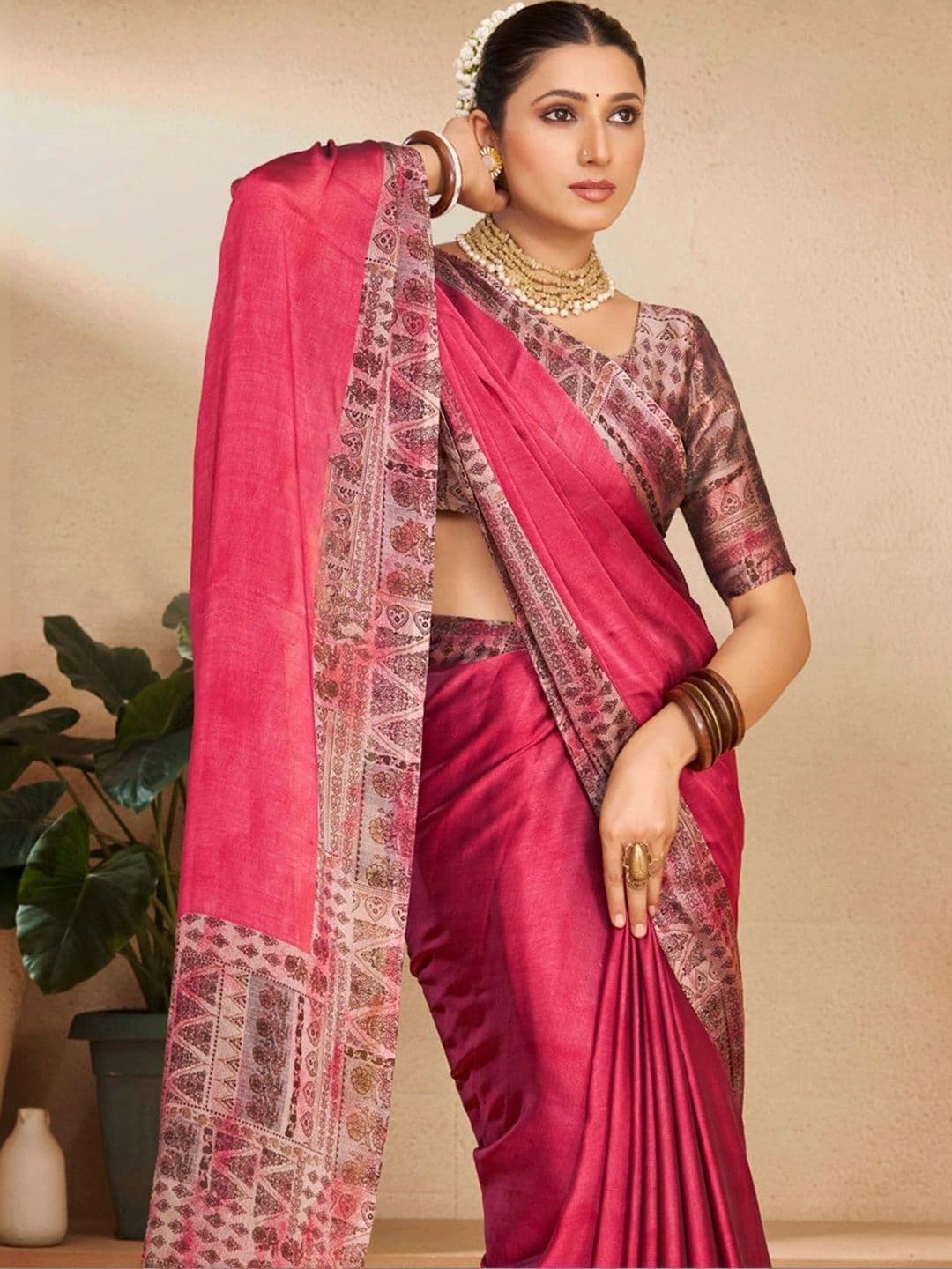Vipul Pure Chiffon Designer Saree thumbnail 3