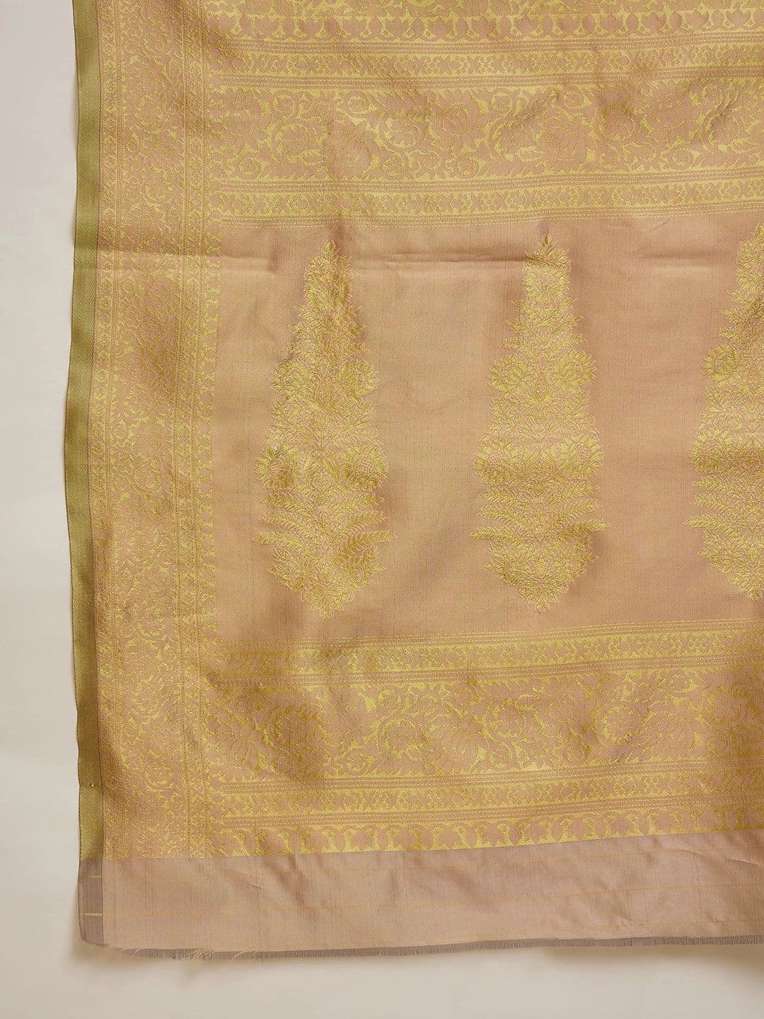 Suha Woven Design Zari Silk Blend Saree thumbnail 5