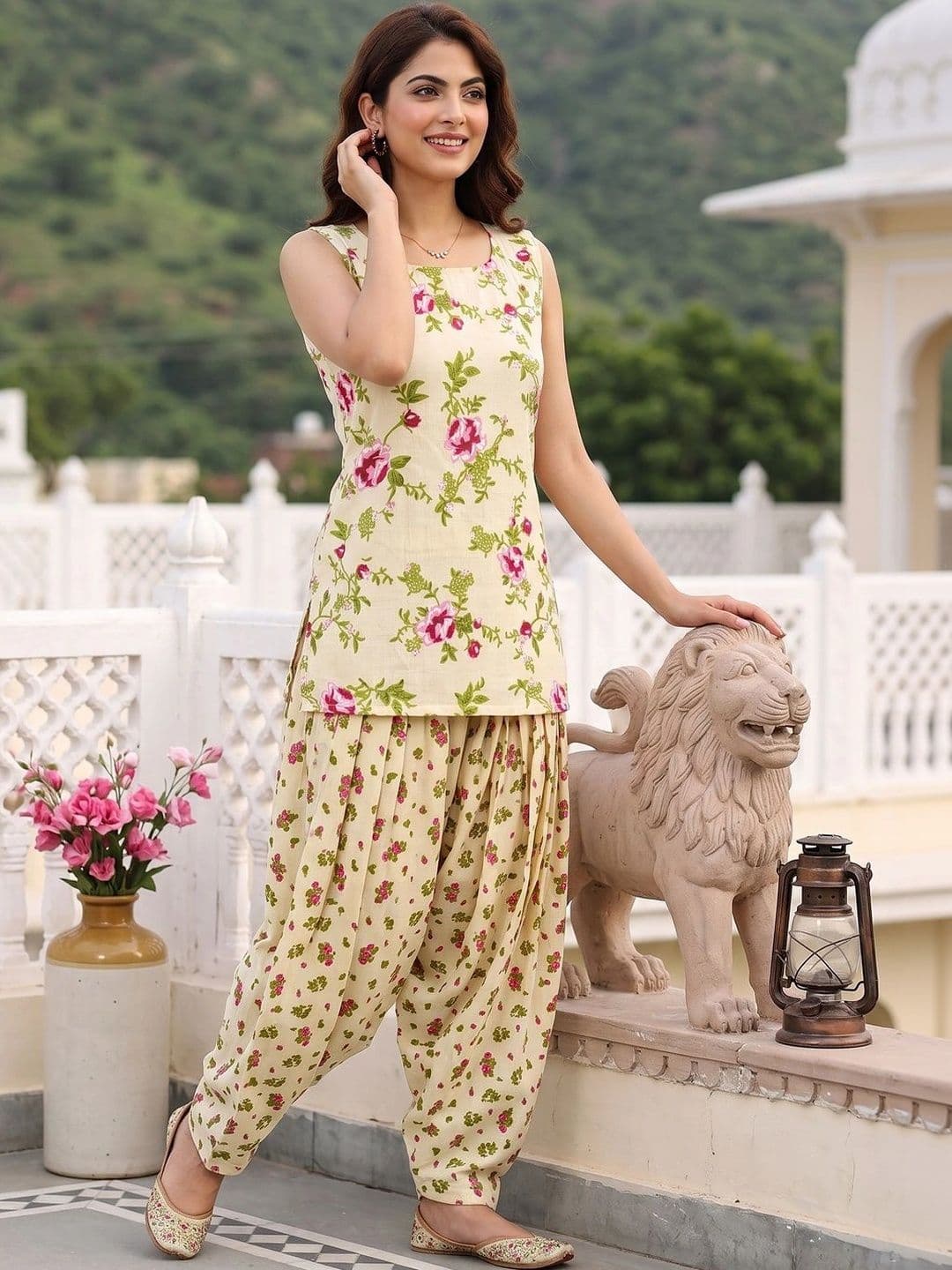 Jaitpuriya Women Floral Printed Regular Pure Cotton Kurta with Patiala thumbnail 5