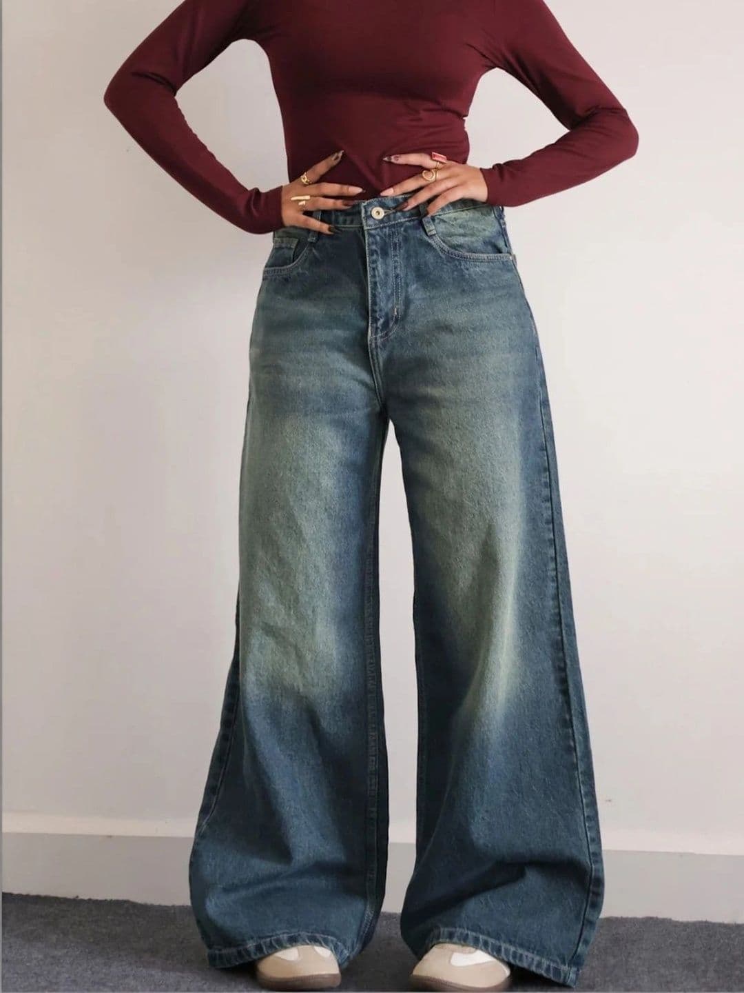 CORSICA Women High-Rise Light Fade Jeans thumbnail 2