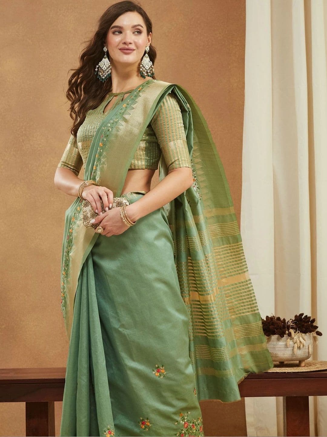 Sangria Floral Embroidered Art Silk Kasavu Saree thumbnail 4