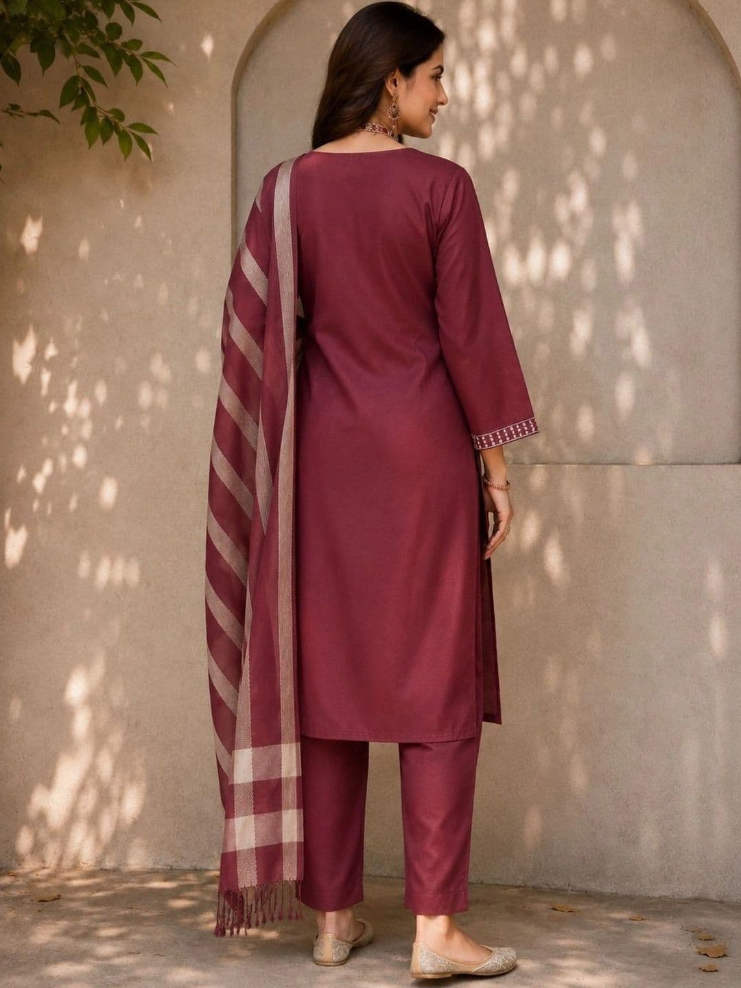 BILANZA Women Ethnic Motifs Embroidered Regular Thread Work Kurta with Trousers & With Dupatta thumbnail 5