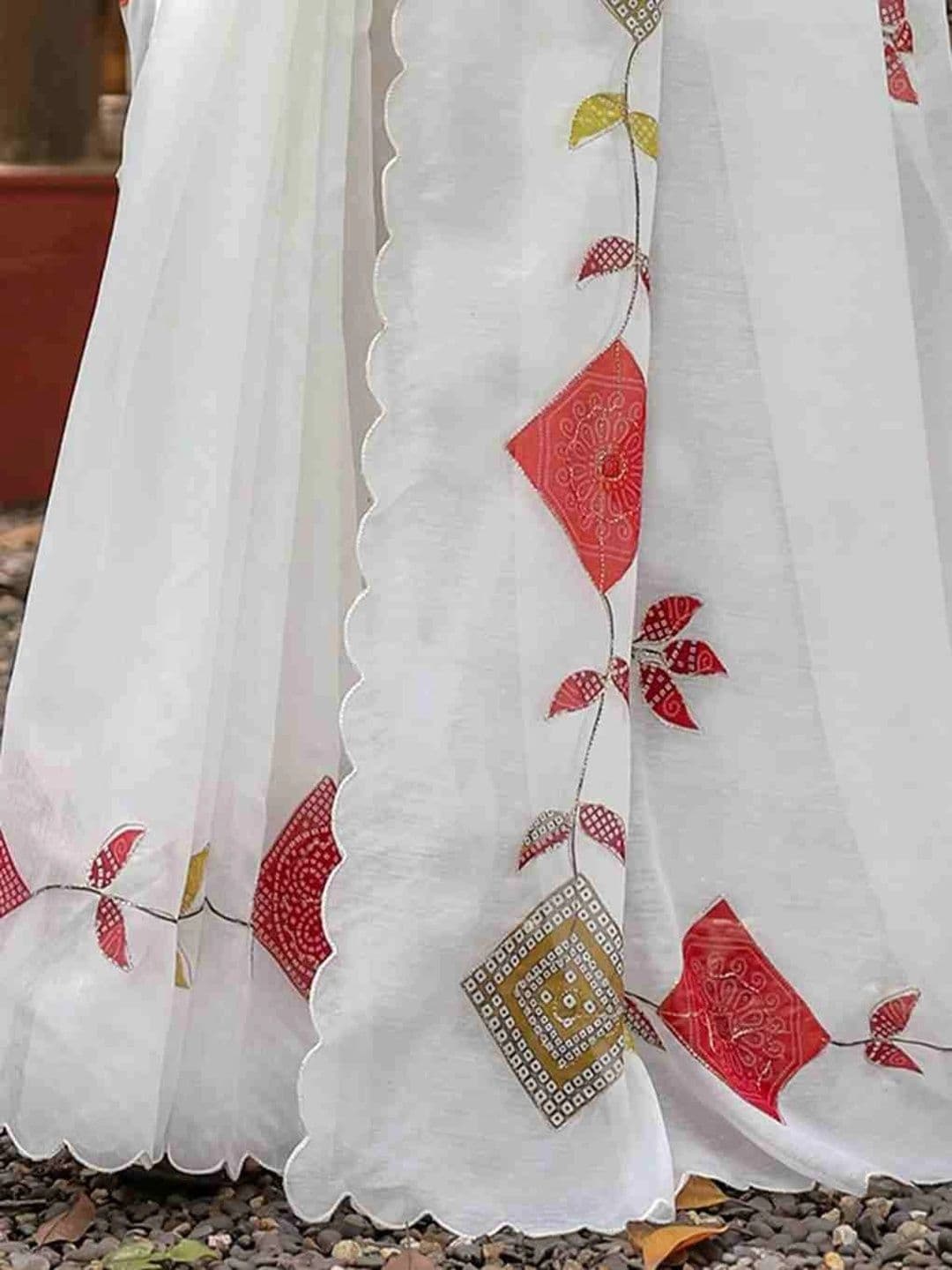 HERE&NOW Embroidered Silk Blend Kanjeevaram Saree thumbnail 4
