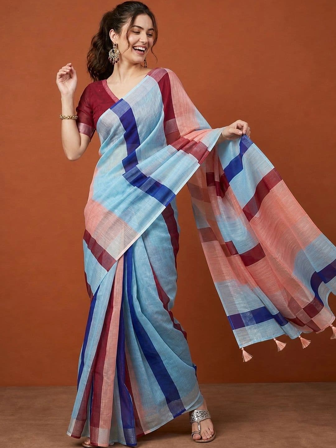 Suha Striped Silk Blend Saree thumbnail 2