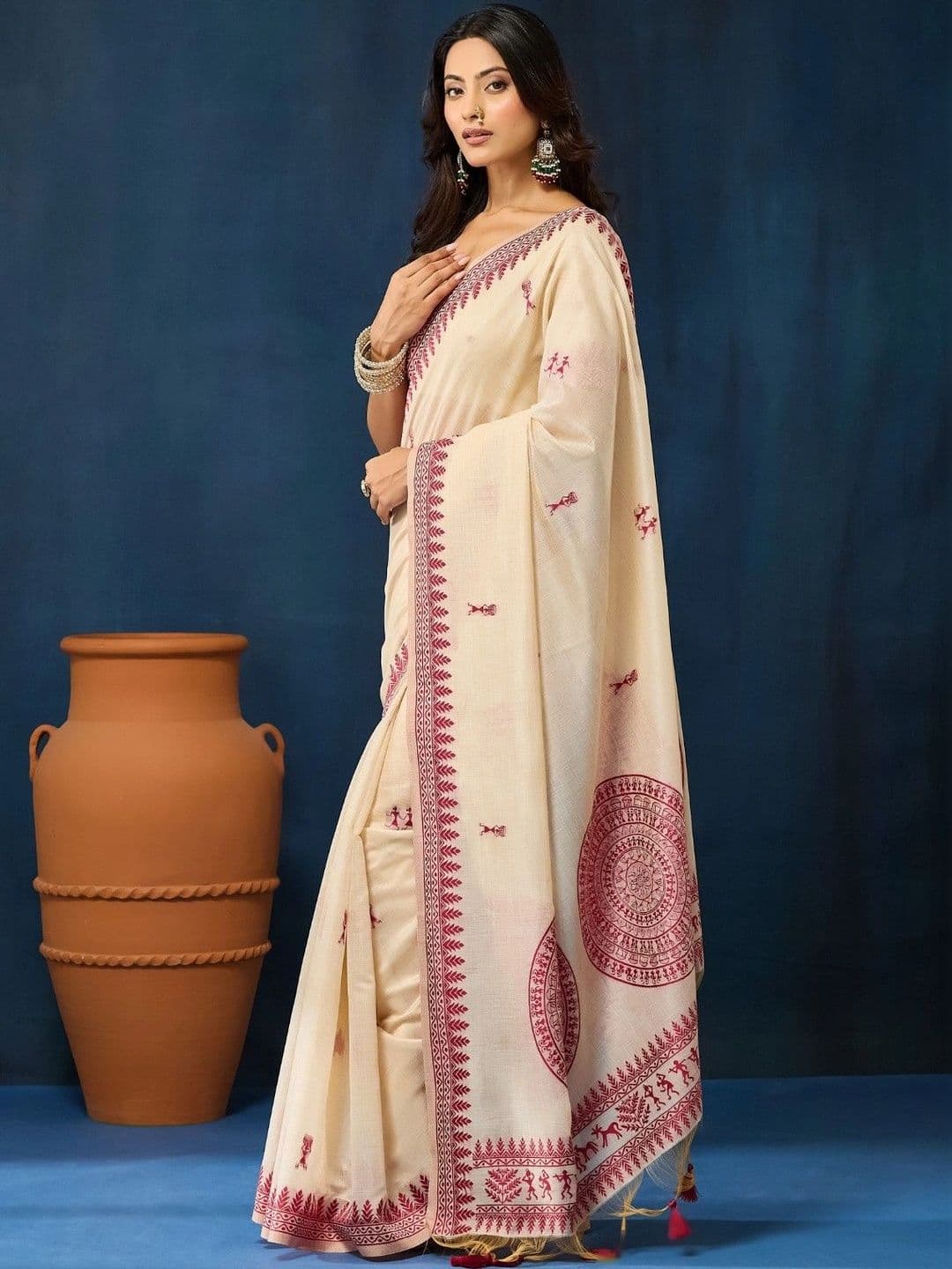 kasee Ethnic Motifs Embroidered Pure Cotton Designer Saree thumbnail 5