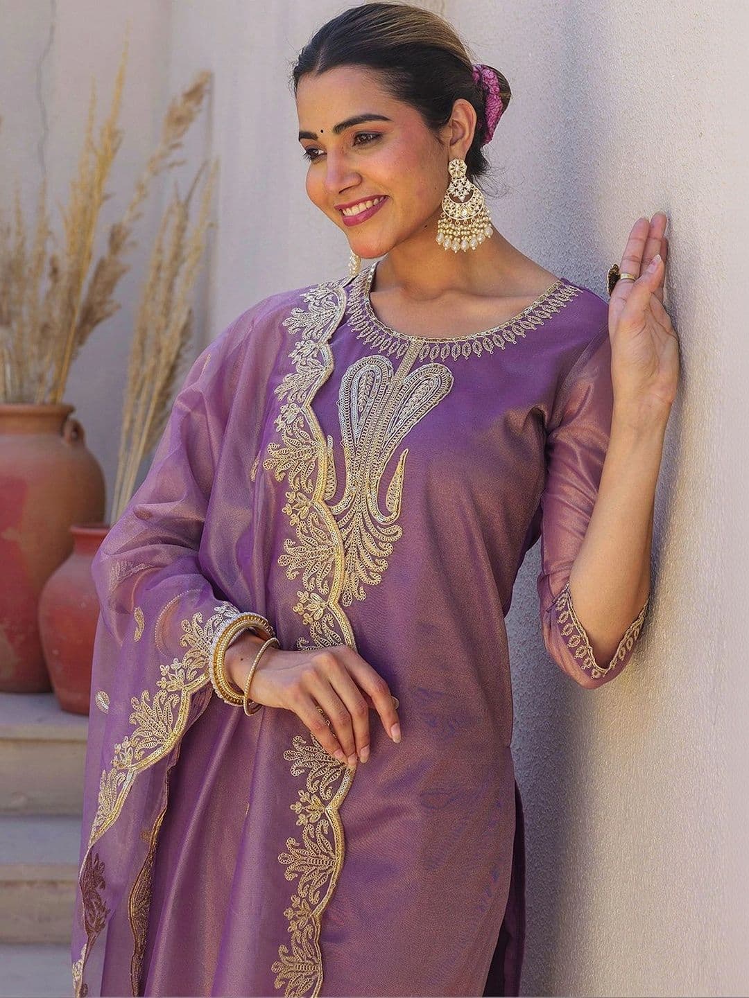 SANISA Women Embroidered Regular Kurta Set thumbnail 5