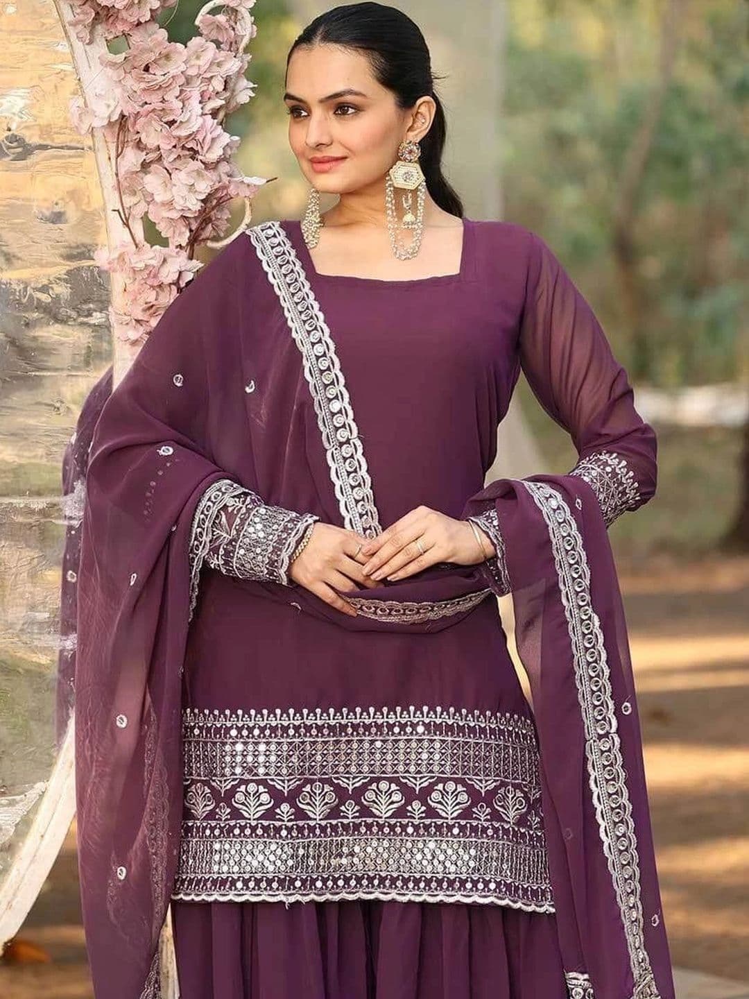 ANVERI TEXTILES Women Ethnic Motifs Embroidered Regular Kurta with Sharara & With Dupatta thumbnail 2