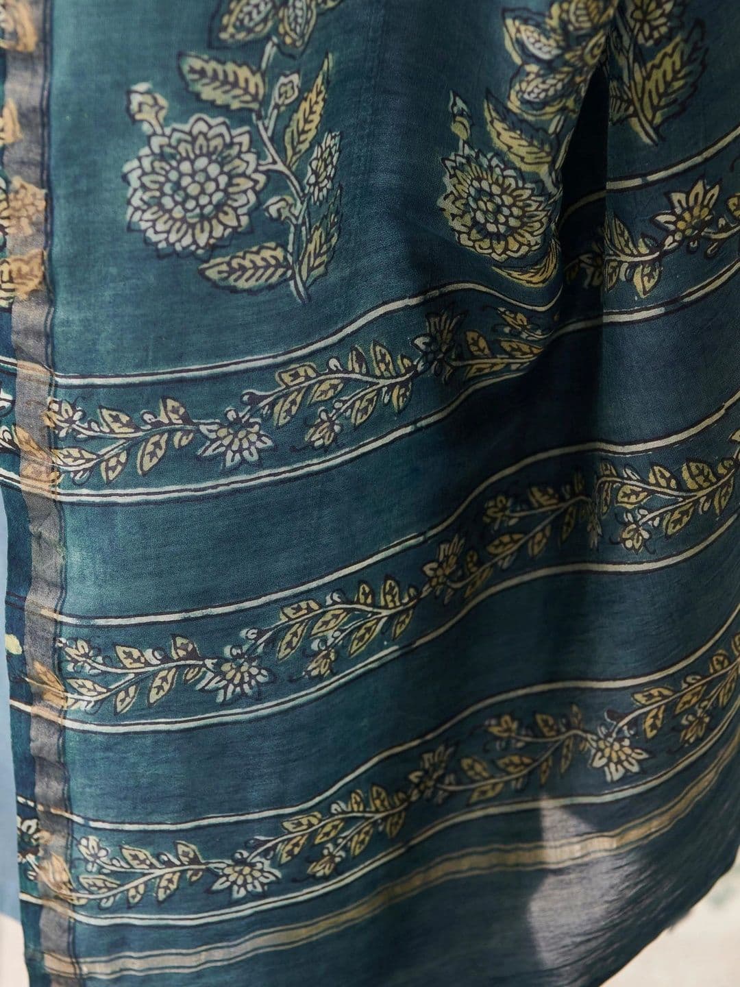 Anouk Women Ethnic Motifs Regular Beads and Stones Kurta with Trousers & With Dupatta thumbnail 5
