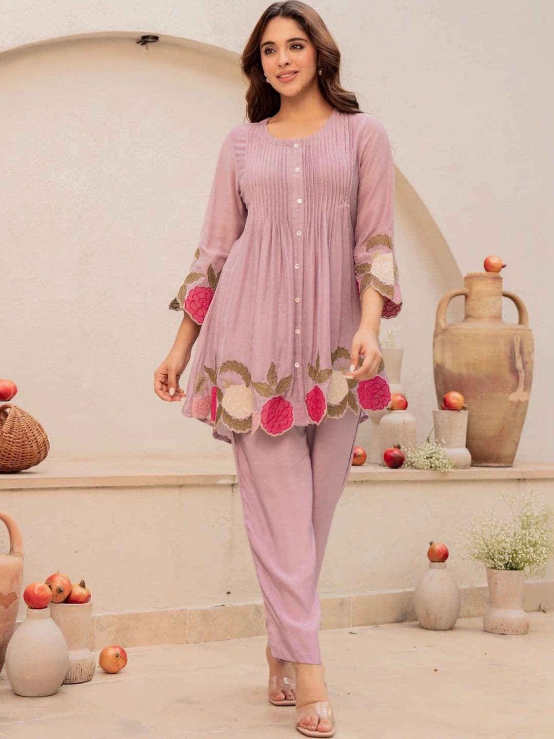 Aeristo Women Floral Embroidered Empire Thread Work Chanderi Silk Kurta with Trousers thumbnail 3