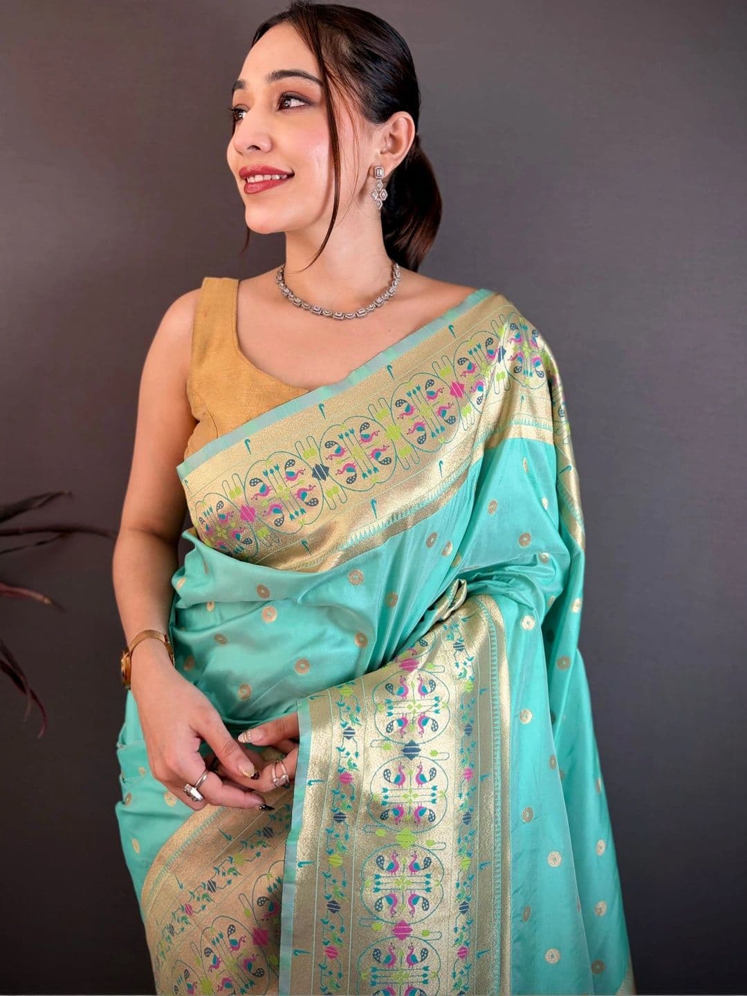 Royal Rajgharana Saree Woven Design Zari Art Silk Handloom Paithani Sarees thumbnail 3