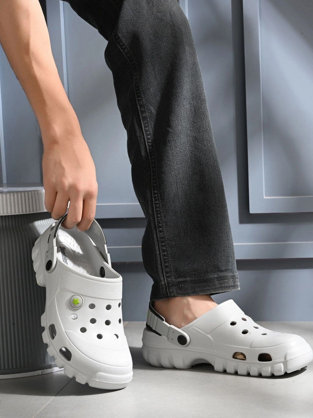 Roadster Men Clogs thumbnail 5