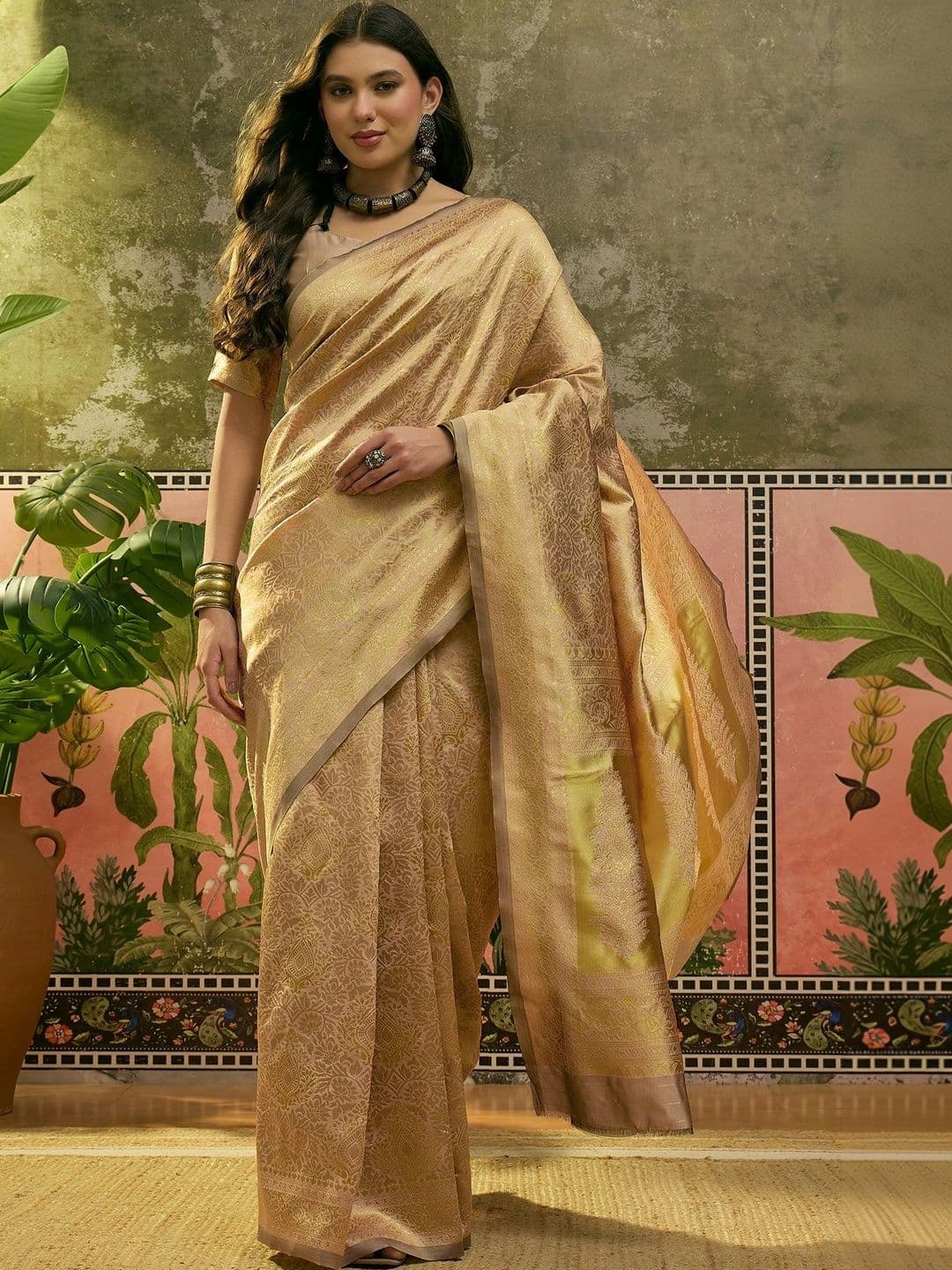 Suha Woven Design Zari Silk Blend Saree thumbnail 2