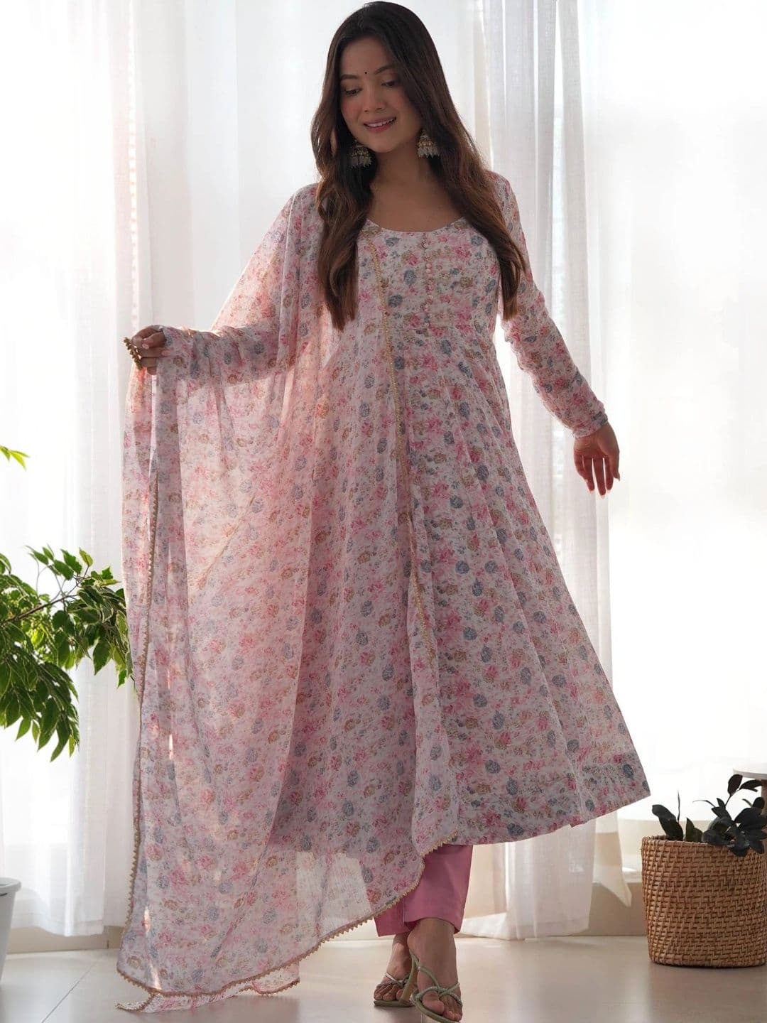 PALMIRA Women Floral Printed Regular Kurta with Trousers & With Dupatta thumbnail 4