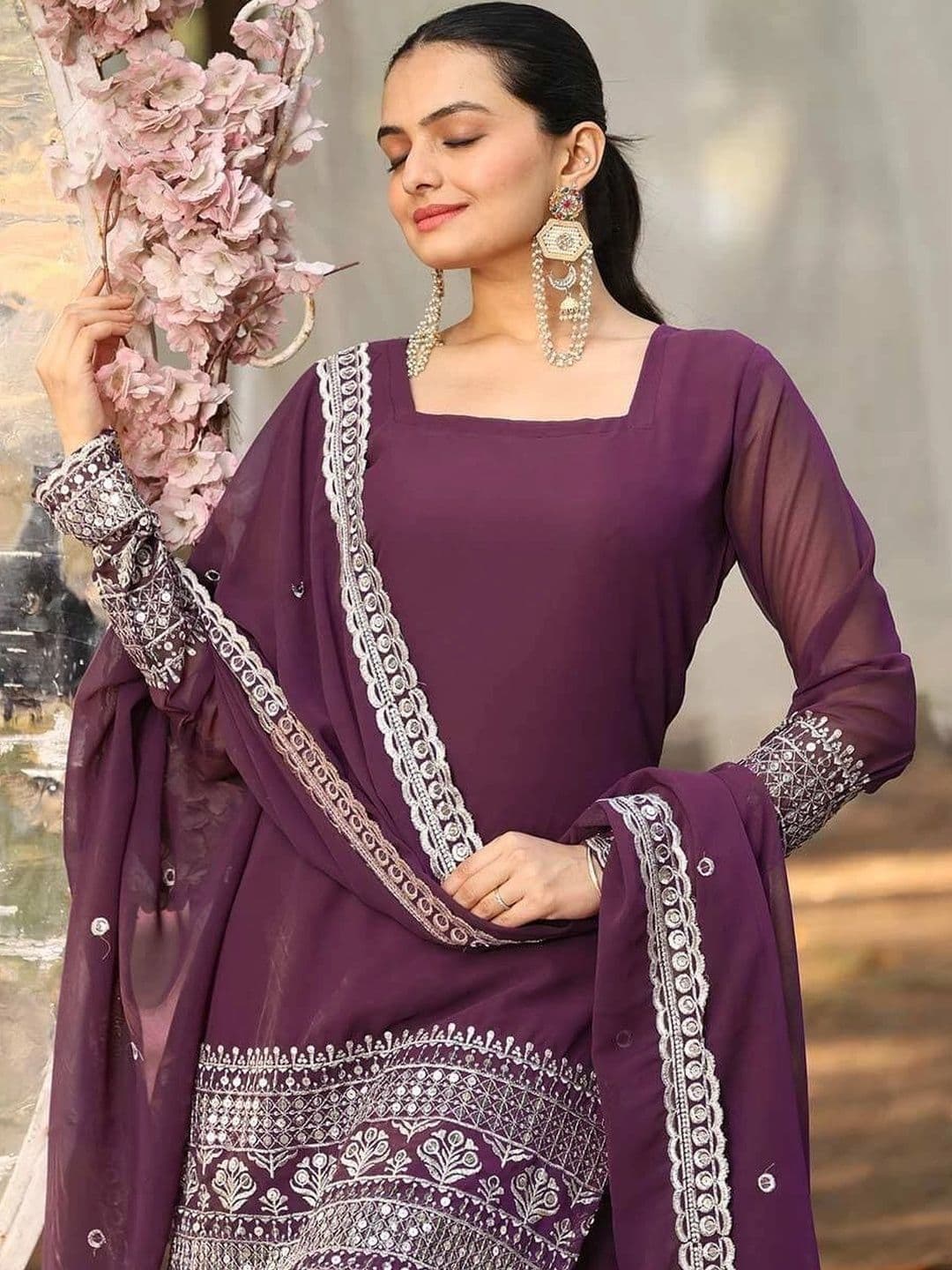 ANVERI TEXTILES Women Ethnic Motifs Embroidered Regular Kurta with Sharara & With Dupatta thumbnail 3