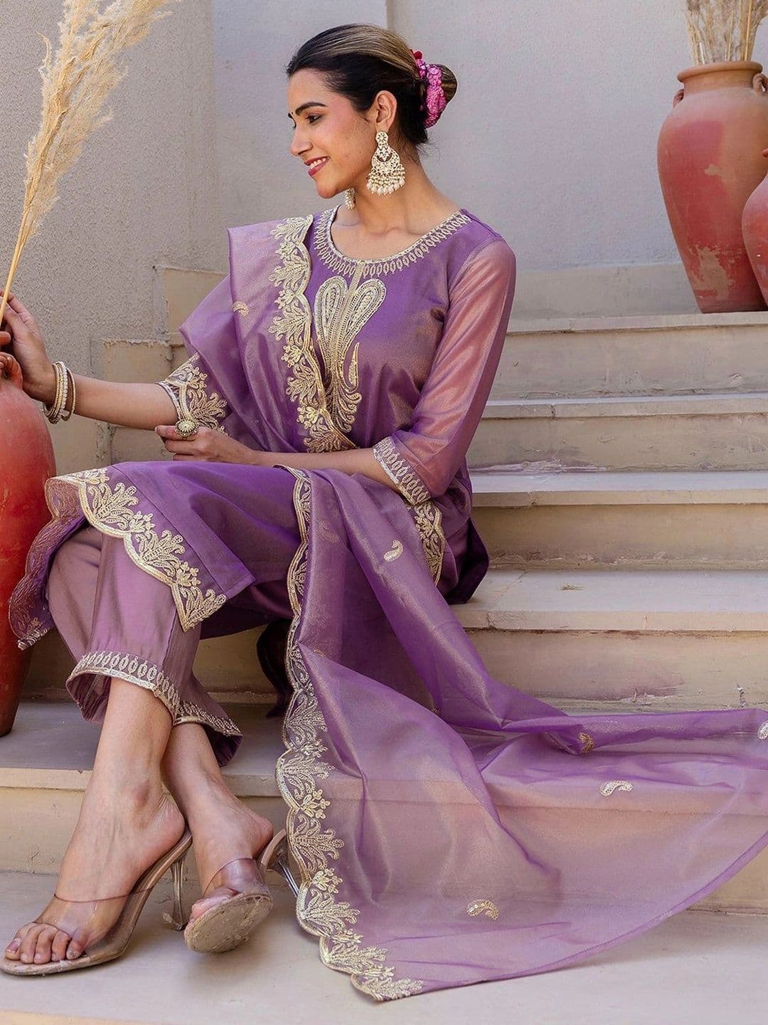 SANISA Women Embroidered Regular Kurta Set thumbnail 3