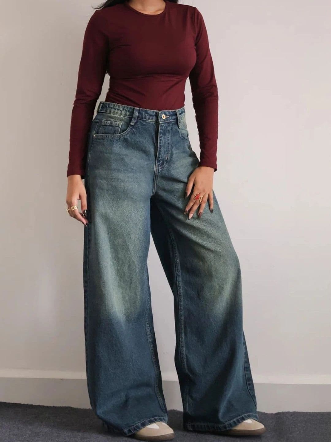 CORSICA Women High-Rise Light Fade Jeans thumbnail 3