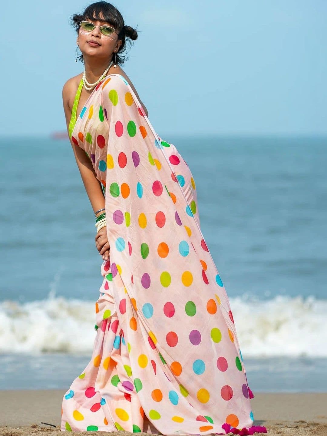 HERE&NOW Polka Dot Silk Blend Kanjeevaram Saree thumbnail 2