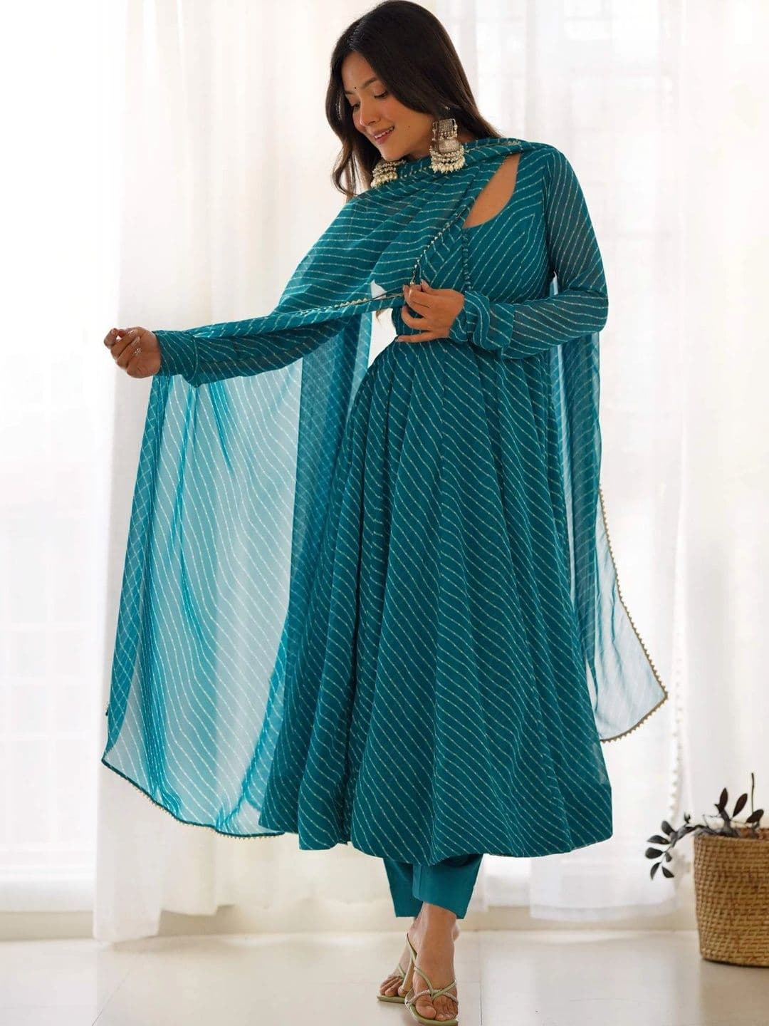 PALMIRA Women Leheriya Printed Regular Kurta with Trousers & With Dupatta thumbnail 3