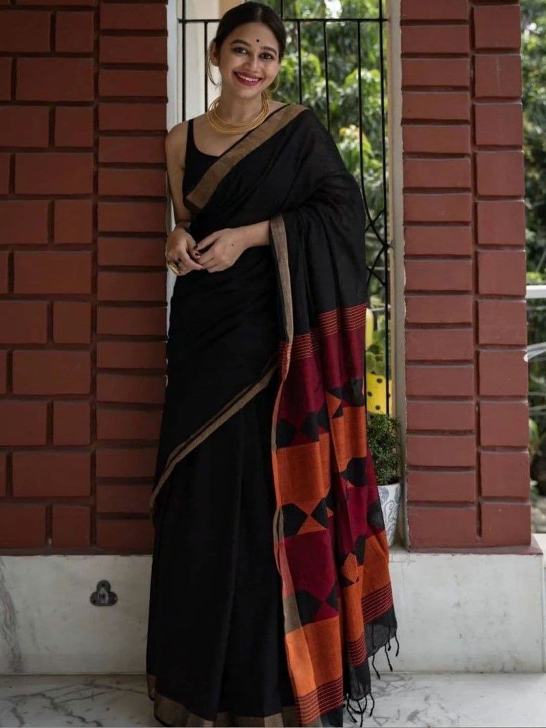 KALINI Woven Design Silk Blend Heavy Work Kanjeevaram Saree thumbnail 7