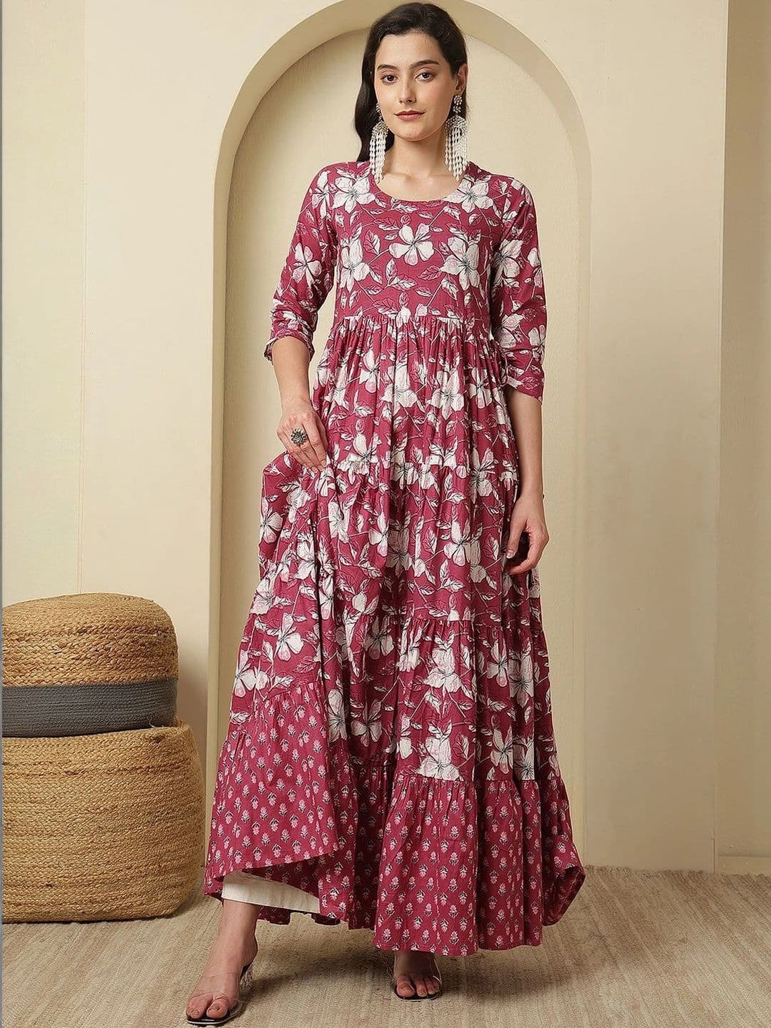 Sangria Women Floral Printed Floral Anarkali Kurta thumbnail 3