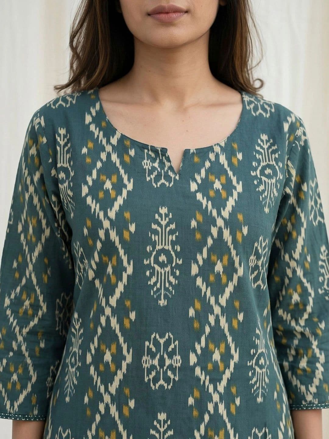 Meena Bazaar Women Printed Regular Kurta with Trousers thumbnail 3