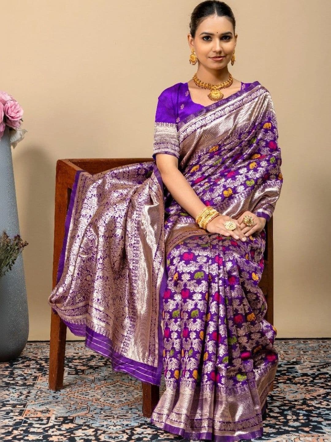 SILKARA CREATION Floral Zari Silk Blend Banarasi Saree thumbnail 6