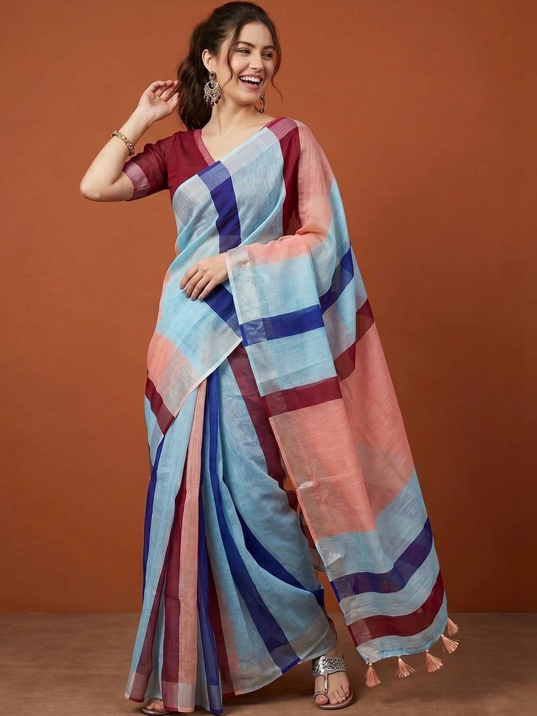 Suha Striped Silk Blend Saree thumbnail 3