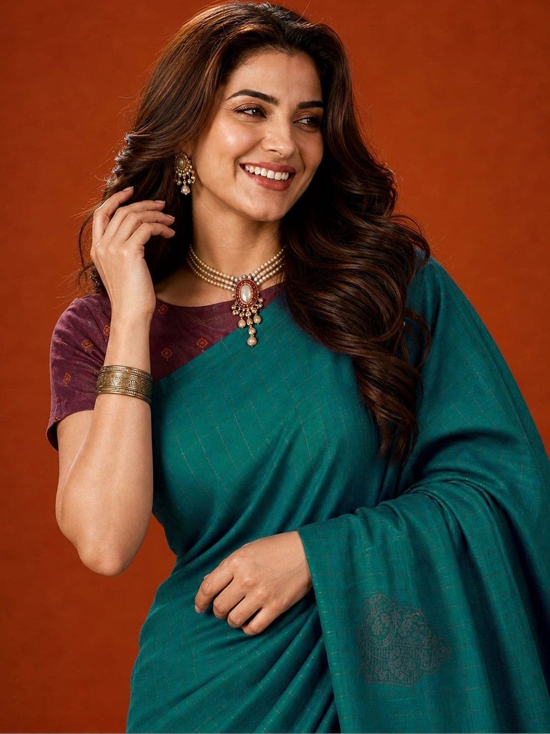 Suha Zari Silk Blend Saree thumbnail 5
