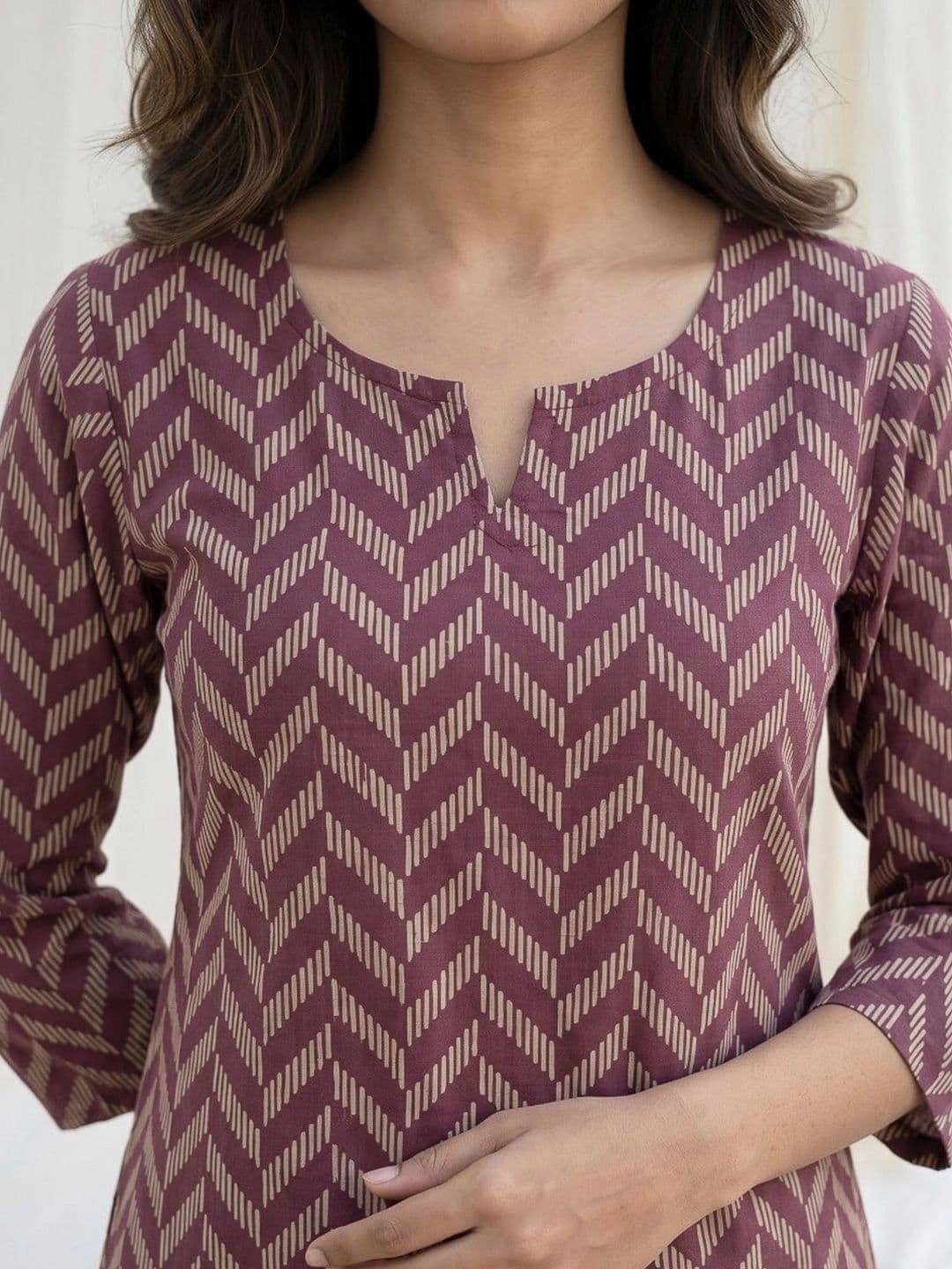 Meena Bazaar Women Printed Regular Kurti with Trousers thumbnail 4