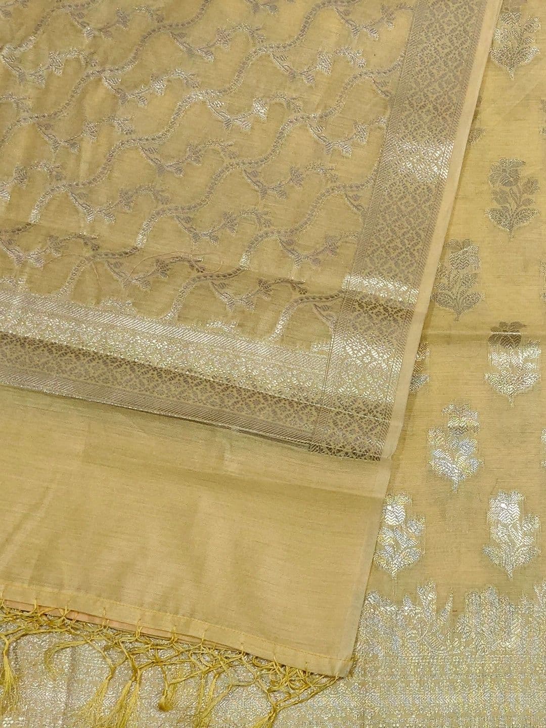 Naveera Unstitched Dress Material thumbnail 2