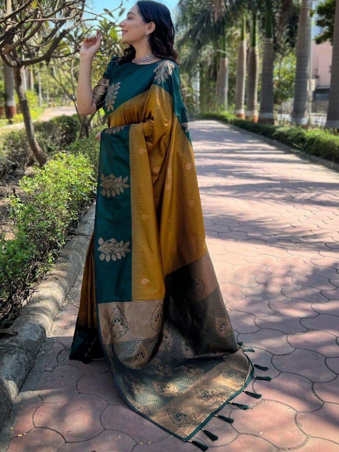 KALINI Woven Design Zari Silk Blend Heavy Work Kanjeevaram Saree thumbnail 2
