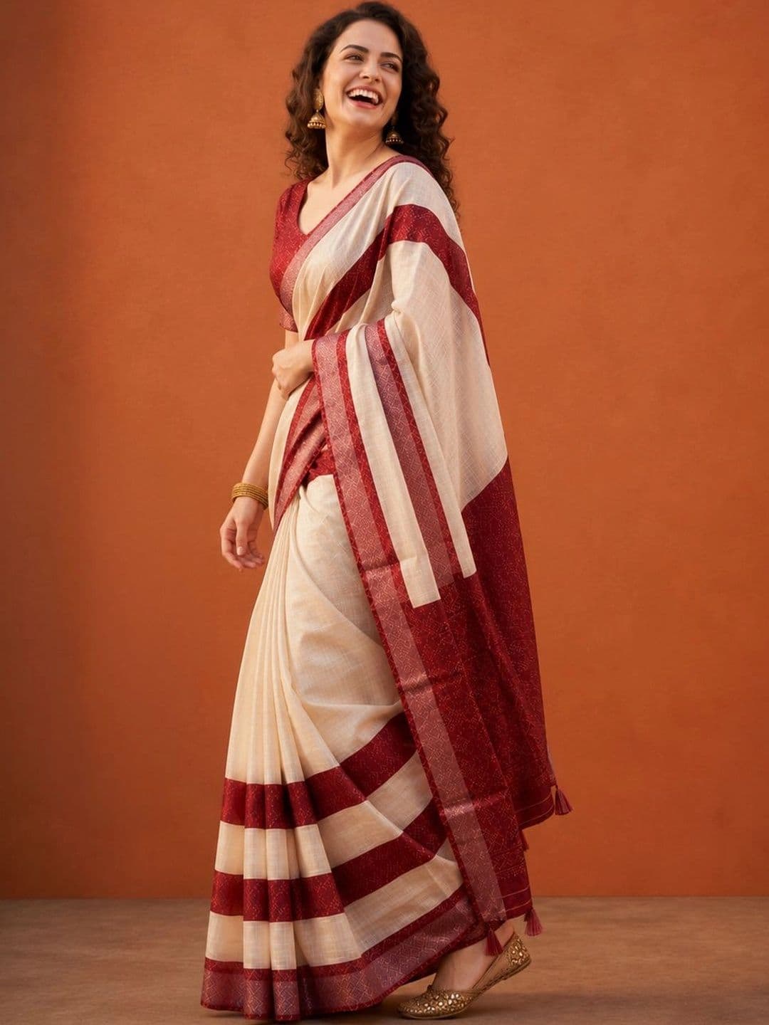 Suha Striped Silk Blend Saree thumbnail 3