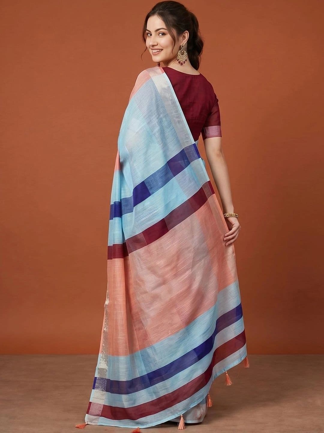 Suha Striped Silk Blend Saree thumbnail 6