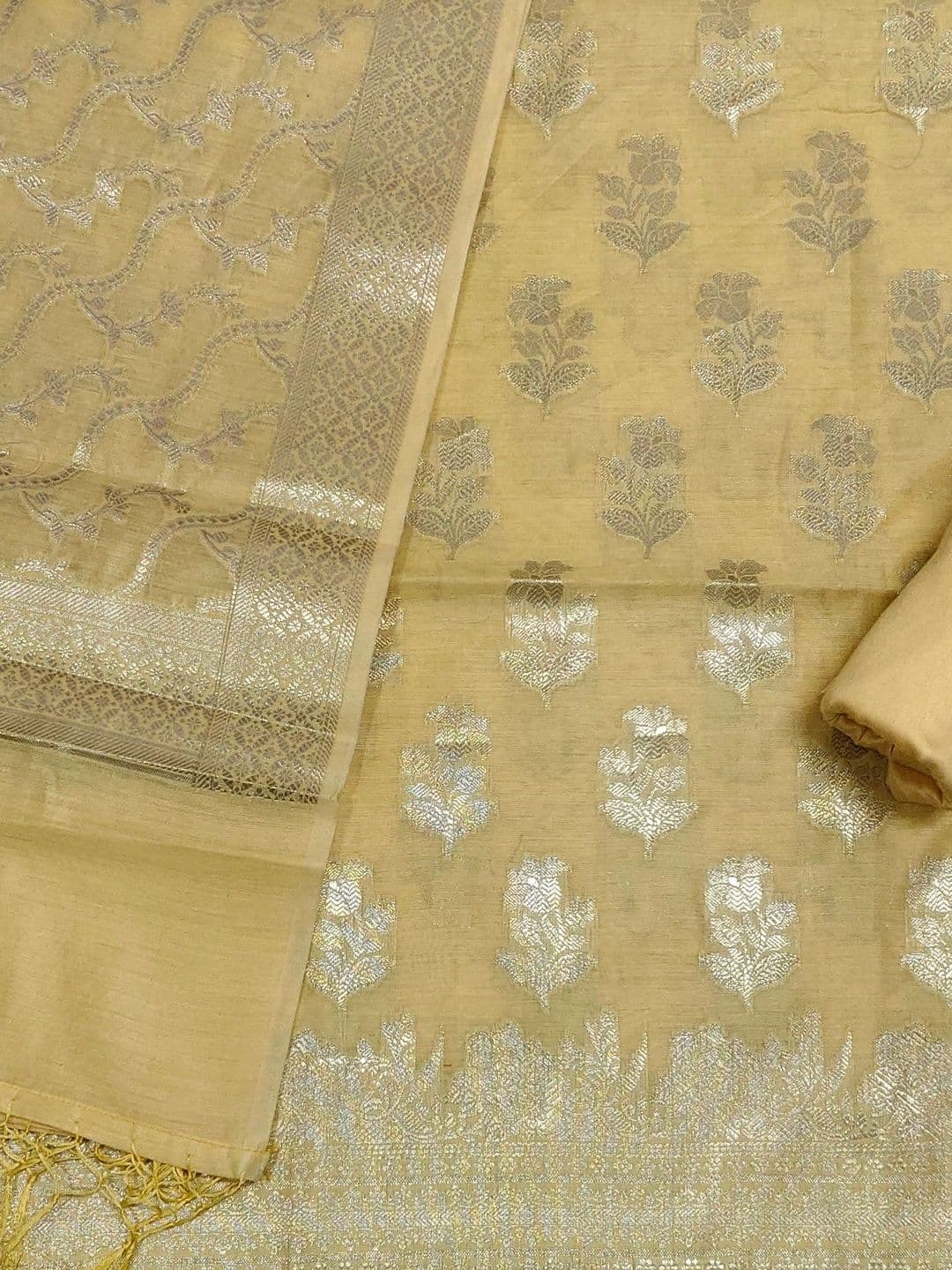 Naveera Unstitched Dress Material - view 1