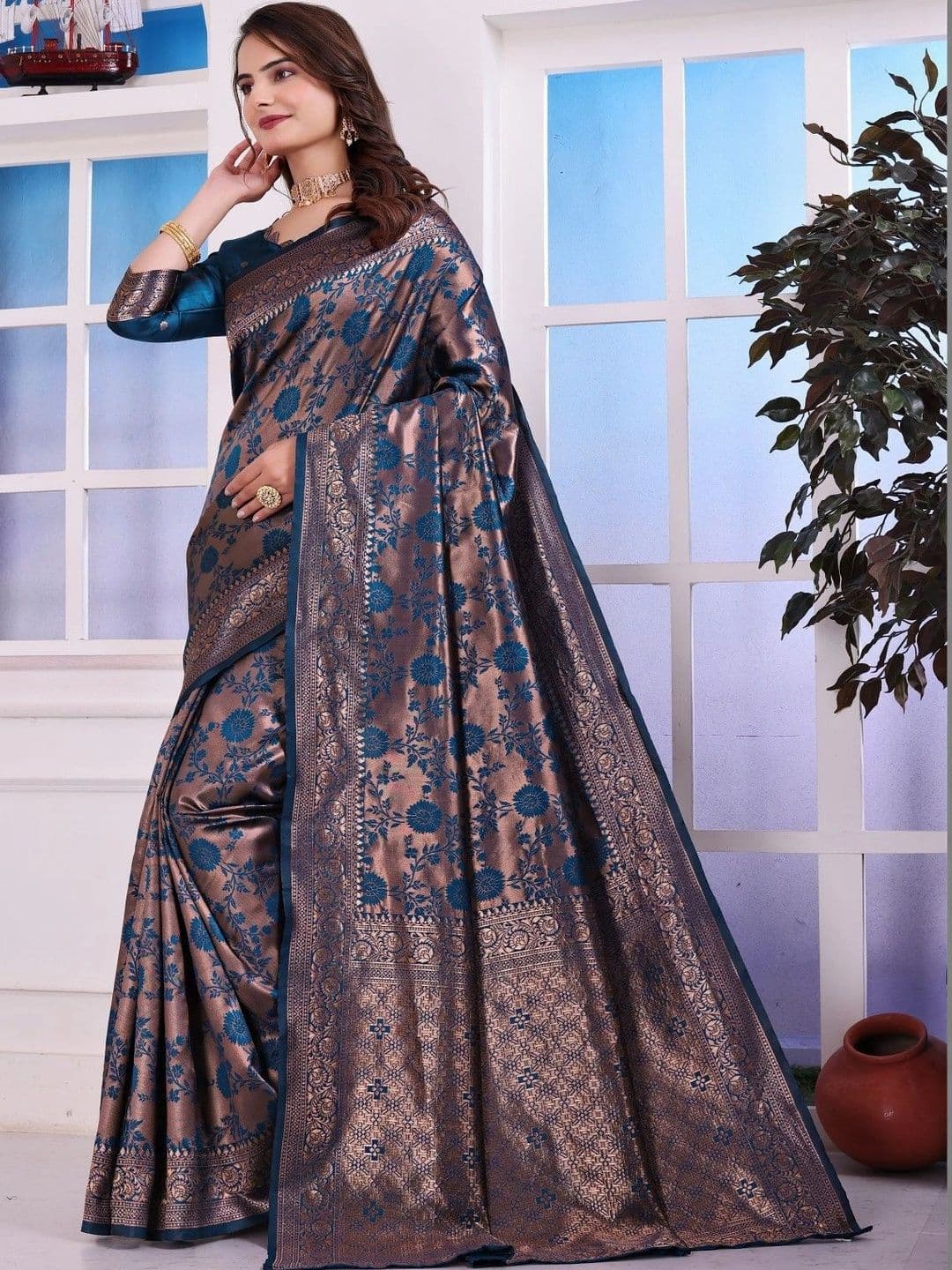 revika Floral Zari Art Silk Designer Kanjeevaram Saree thumbnail 2