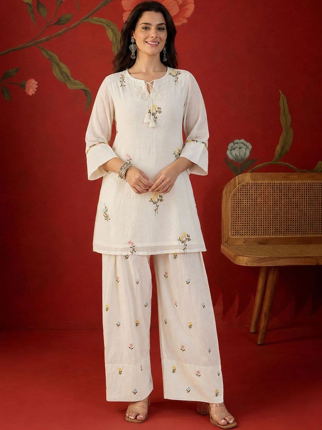 Sangria Women Floral Embroidered Regular Thread Work Kurta with Palazzos thumbnail 2