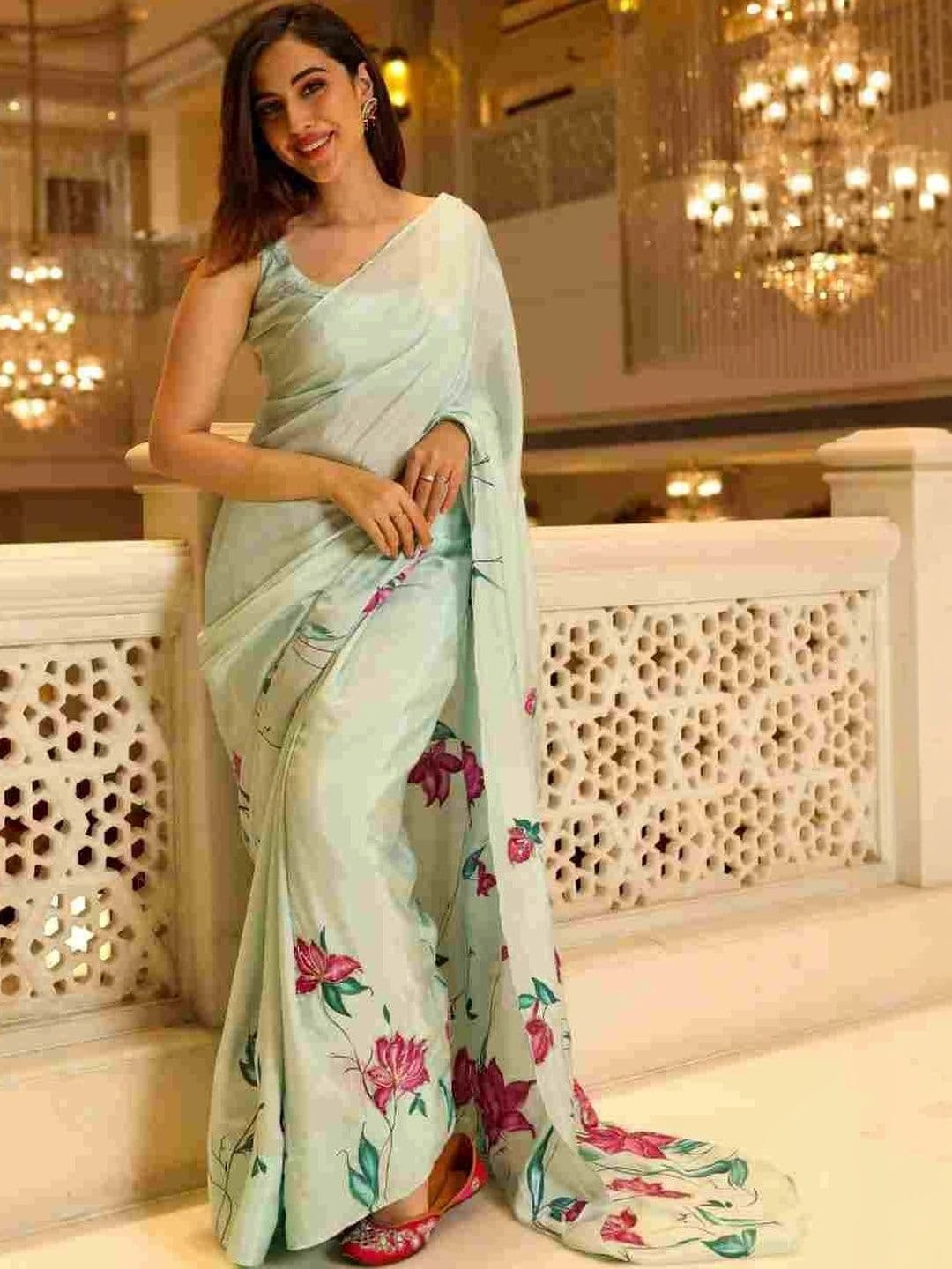 HERE&NOW Floral Silk Blend Kanjeevaram Saree thumbnail 2
