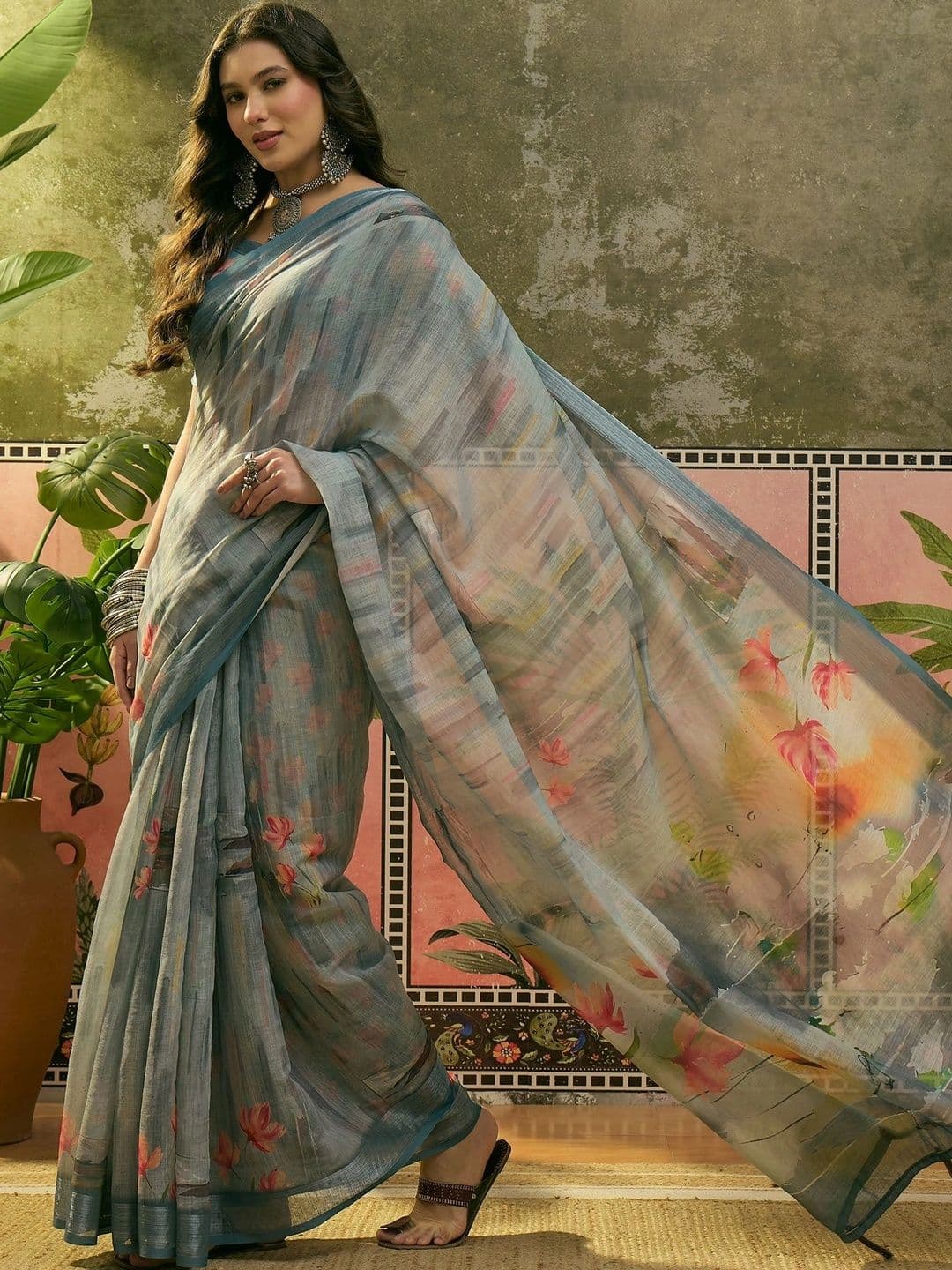 Suha Floral Saree thumbnail 2