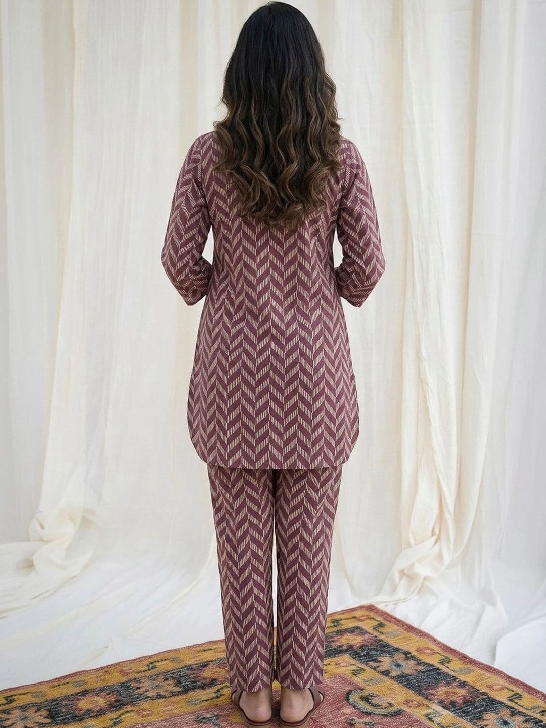 Meena Bazaar Women Printed Regular Kurti with Trousers thumbnail 5