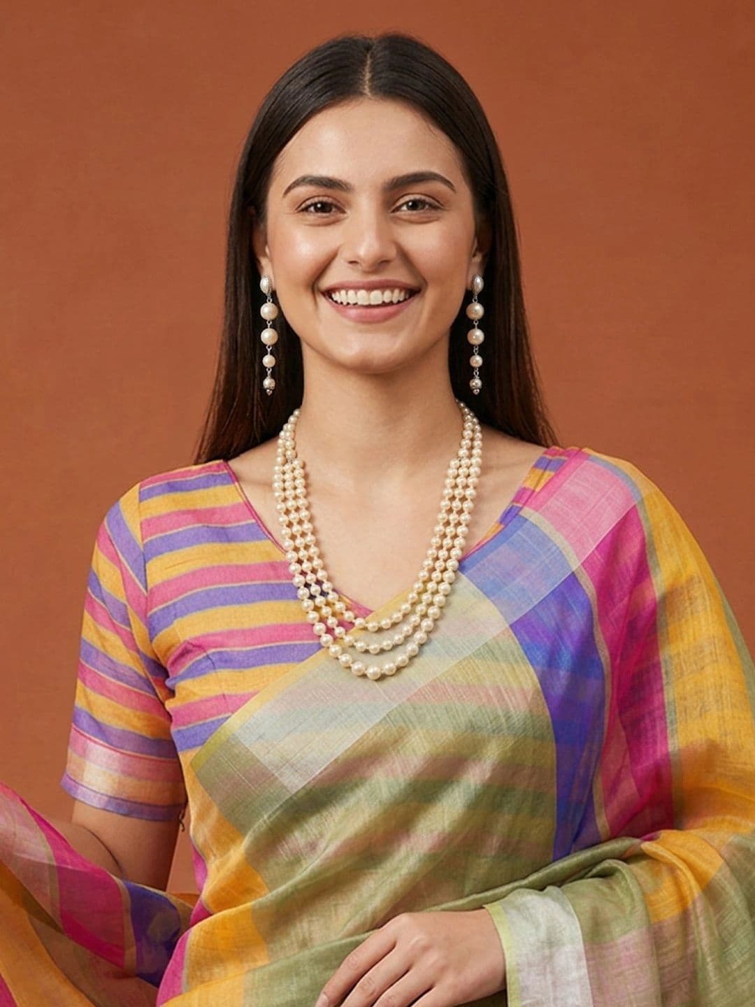 Suha Woven Design Silk Blend Saree thumbnail 4