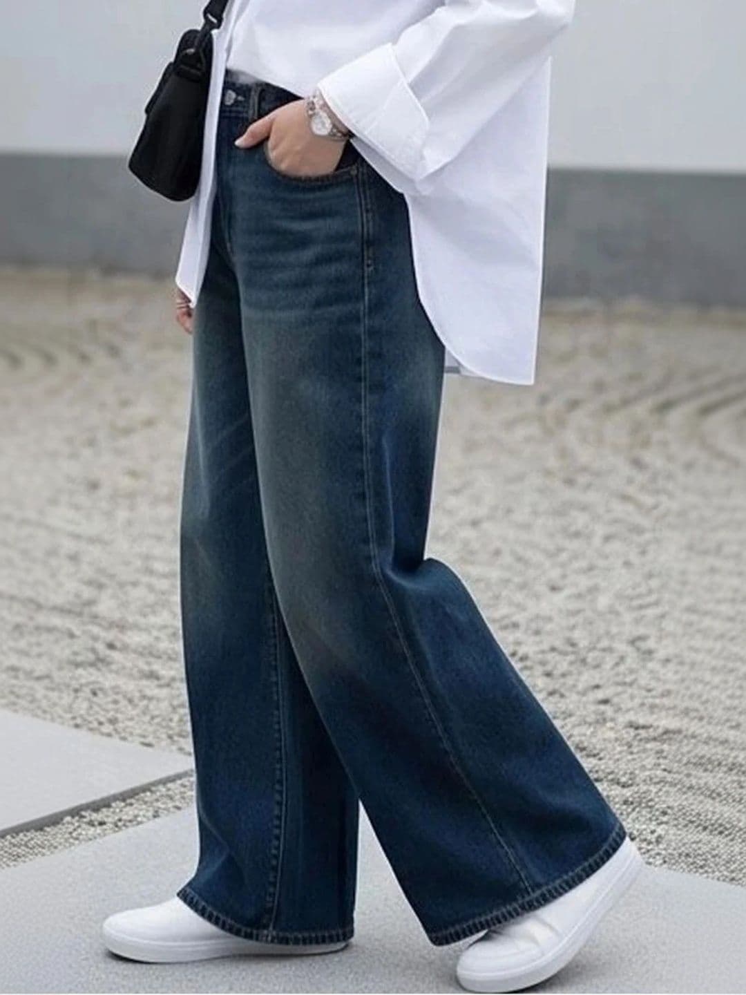 CORSICA Women High-Rise Light Fade Jeans thumbnail 2